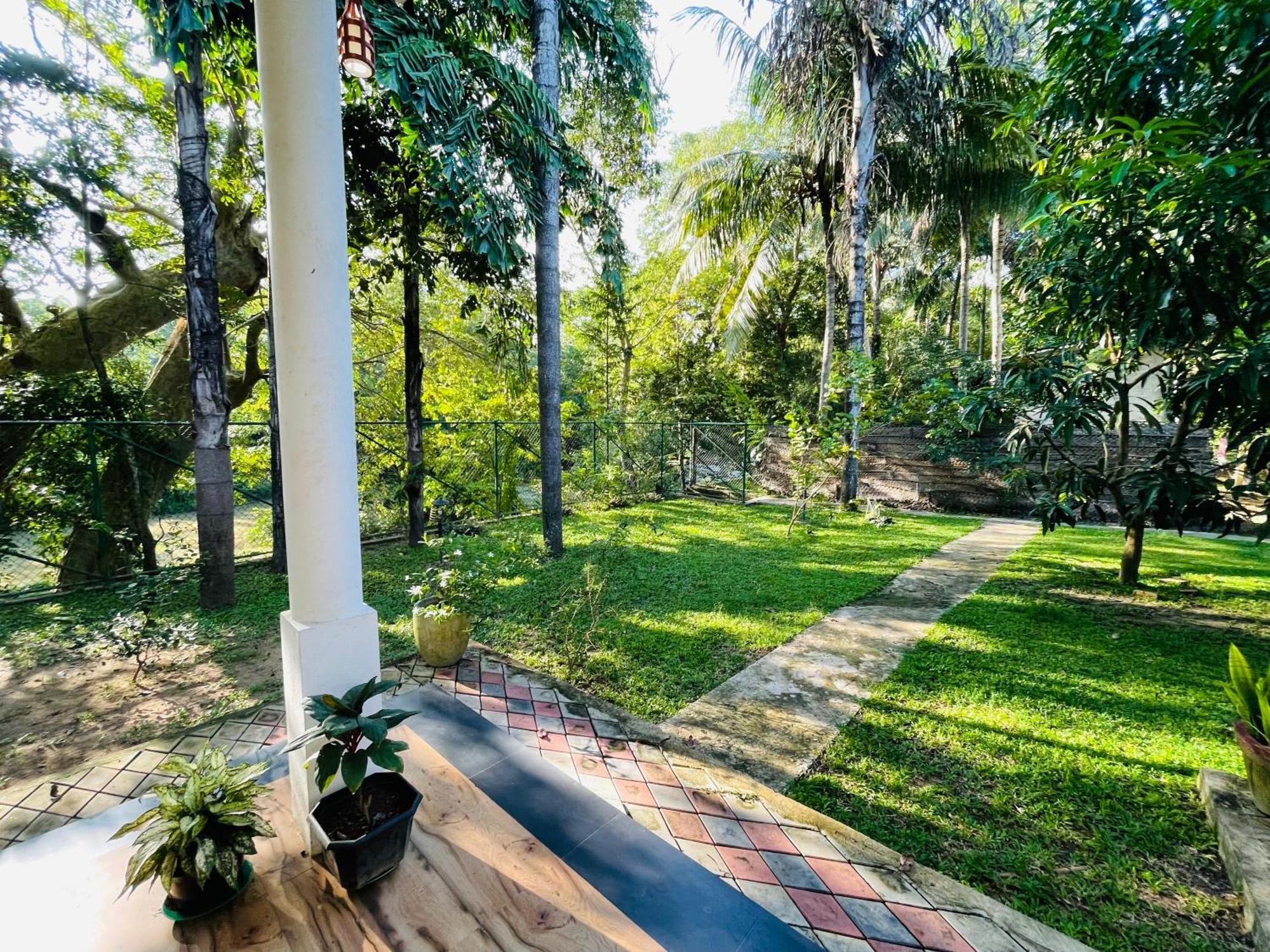 Yala Safari River View Hotel Tissamaharama Exterior photo