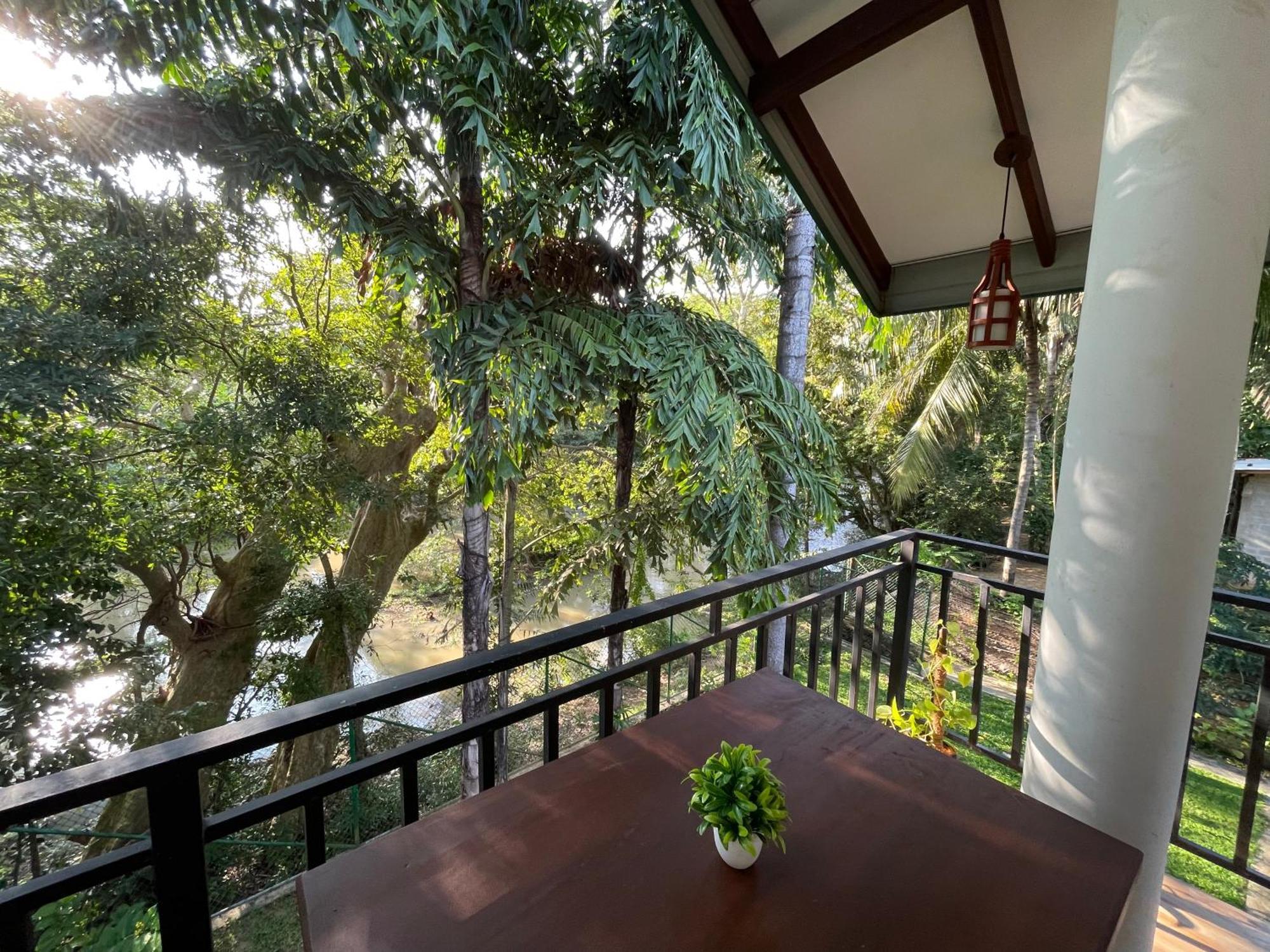 Yala Safari River View Hotel Tissamaharama Exterior photo