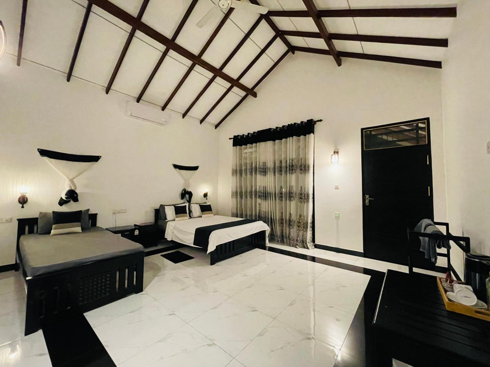 Yala Safari River View Hotel Tissamaharama Exterior photo