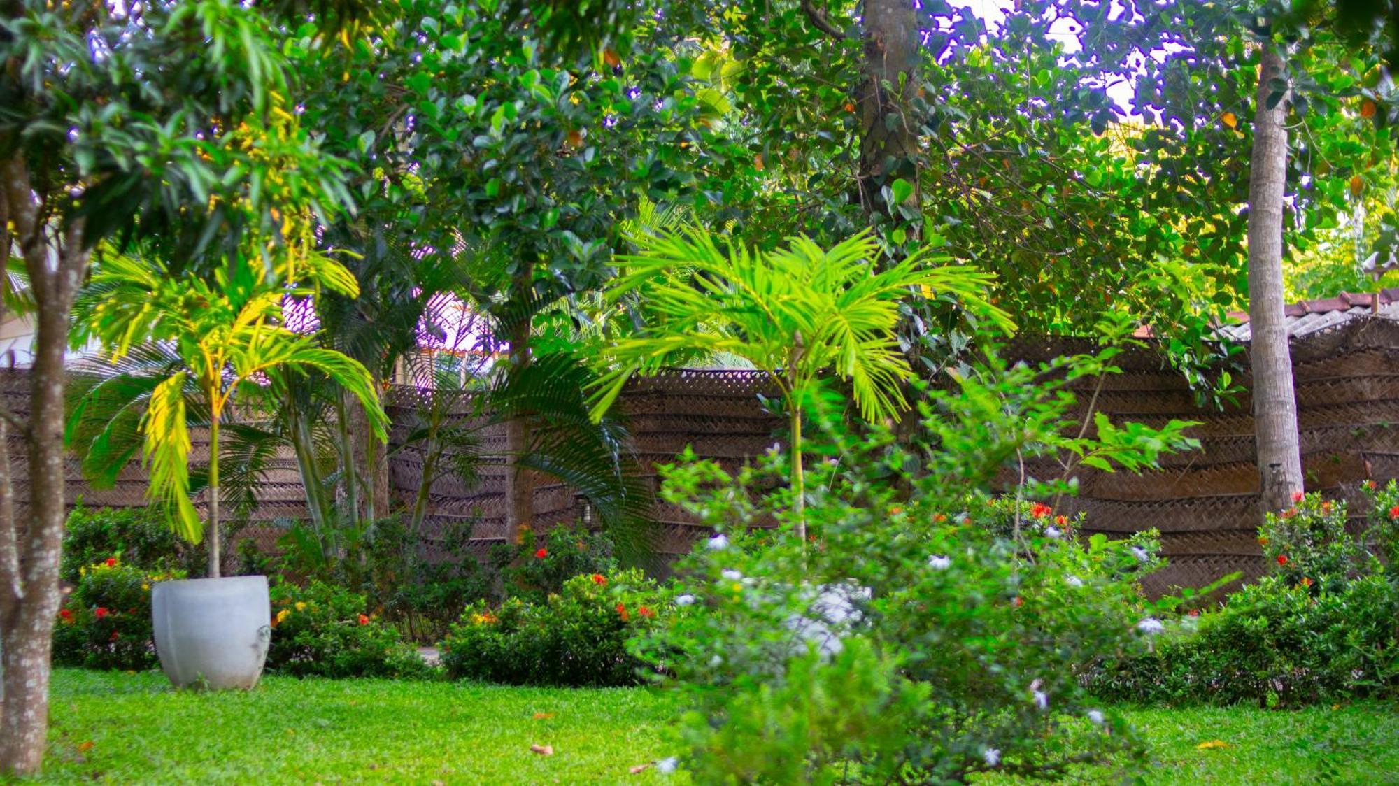 Yala Safari River View Hotel Tissamaharama Exterior photo
