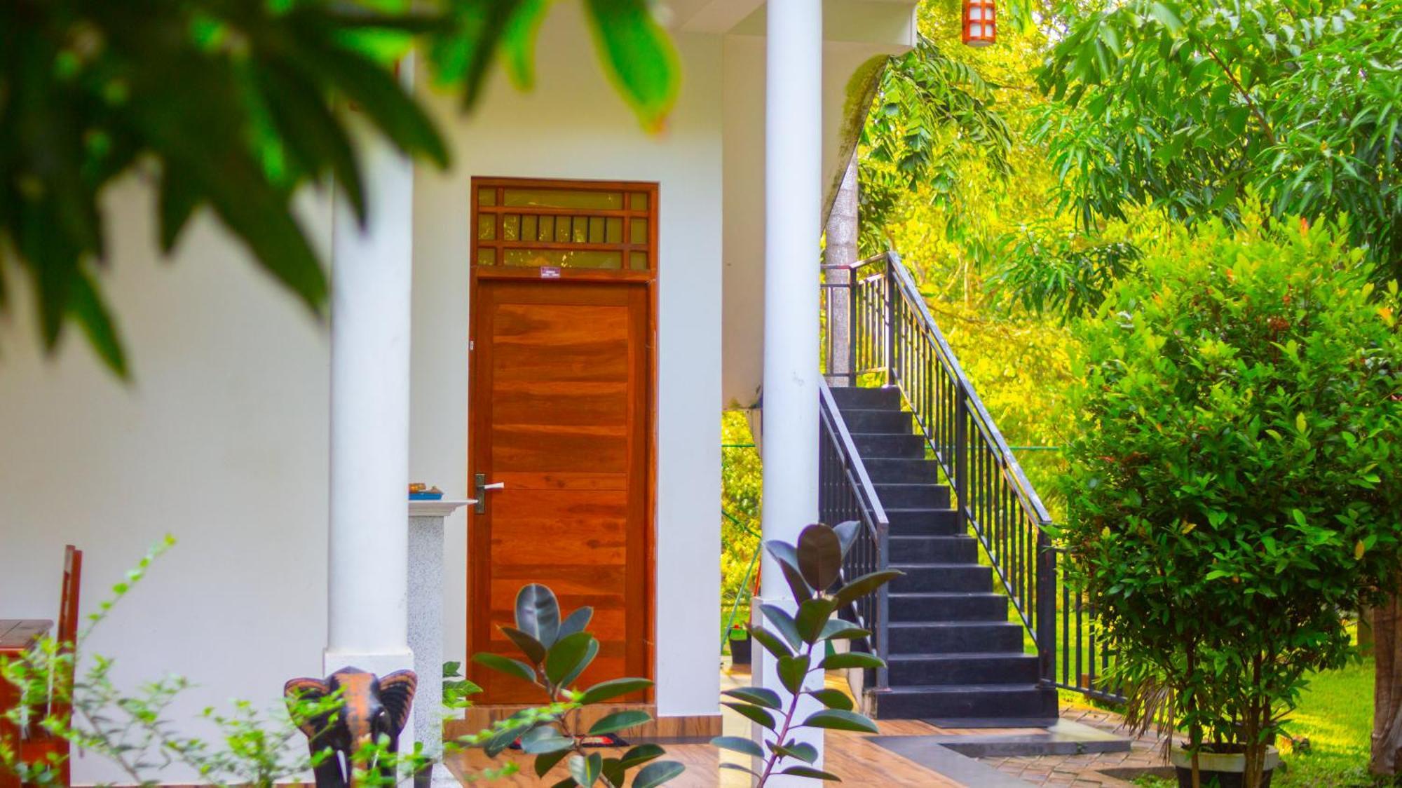 Yala Safari River View Hotel Tissamaharama Exterior photo