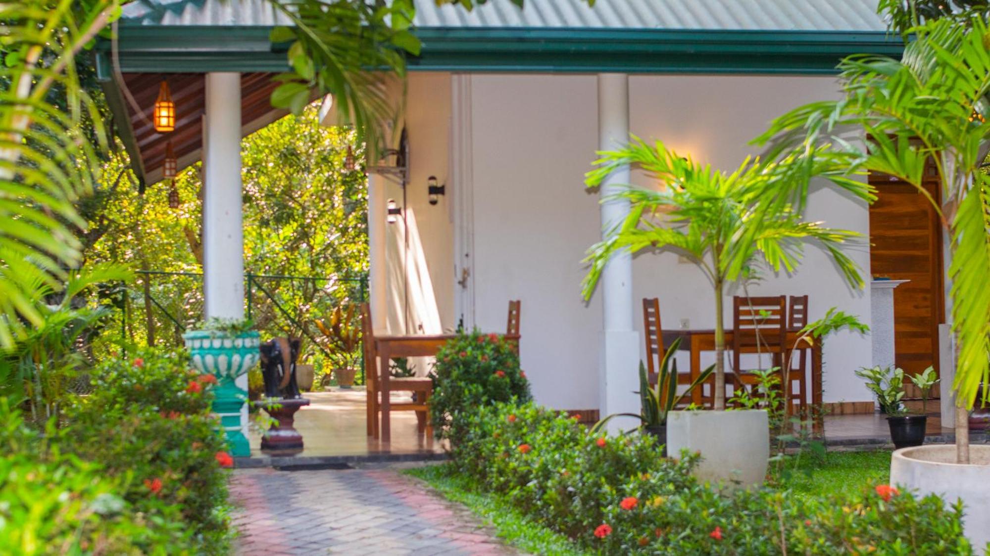 Yala Safari River View Hotel Tissamaharama Exterior photo